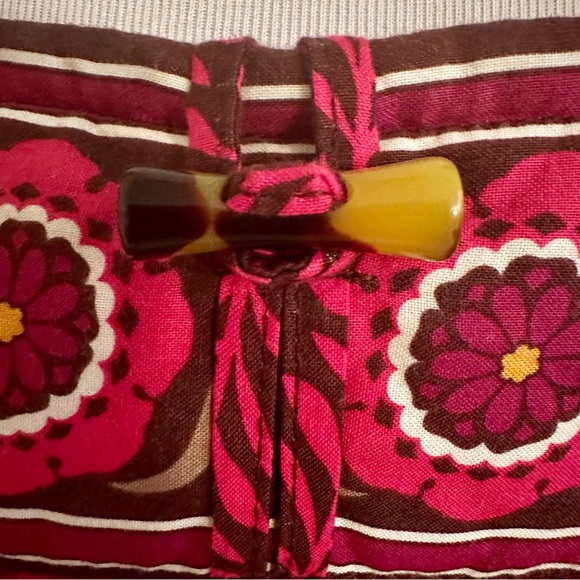 Vera Bradley Tote - Picture 4 of 8